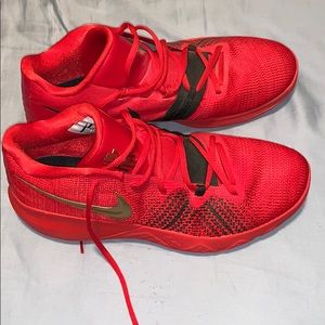 kyrie flytrap university red